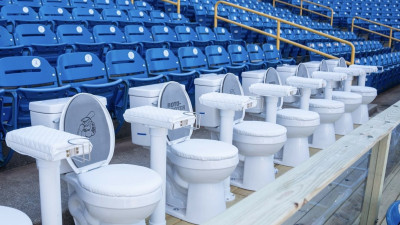 피지알러 여러분들을 위한 야구장 의자